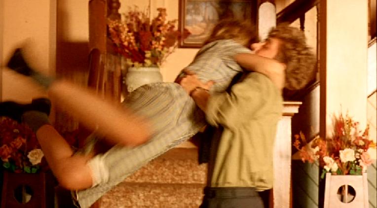 THE DELINQUENTS. CHARLIE SCHLATTER EN EL PAPEL DE BROWNIE Y KYLIE MINOGUE EN EL DE LOLA