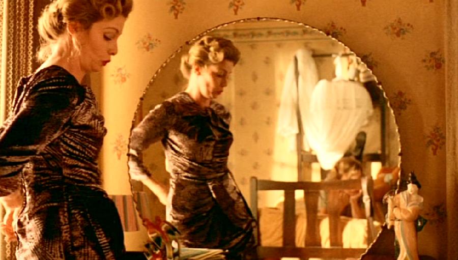 THE DELINQUENTS. CHARLIE SCHLATTER EN EL PAPEL DE BROWNIE Y KYLIE MINOGUE EN EL DE LOLA