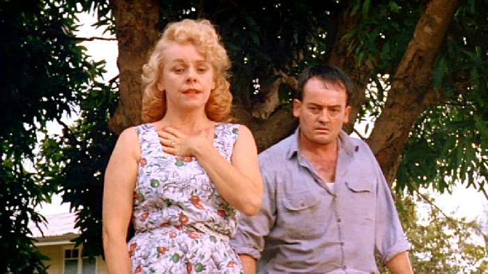 THE DELINQUENTS. CHARLIE SCHLATTER EN EL PAPEL DE BROWNIE Y KYLIE MINOGUE EN EL DE LOLA