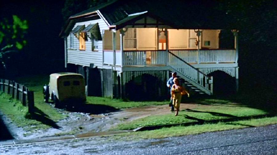 THE DELINQUENTS. CHARLIE SCHLATTER EN EL PAPEL DE BROWNIE Y KYLIE MINOGUE EN EL DE LOLA