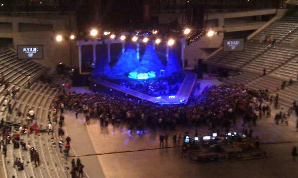 KYLIE MINOGUE. APHRODITE. LES FOLIES