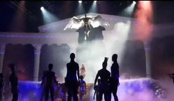 KYLIE MINOGUE. APHRODITE. LES FOLIES