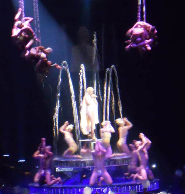 KYLIE MINOGUE. APHRODITE. LES FOLIES