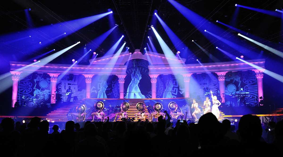 KYLIE MINOGUE. APHRODITE. LES FOLIES