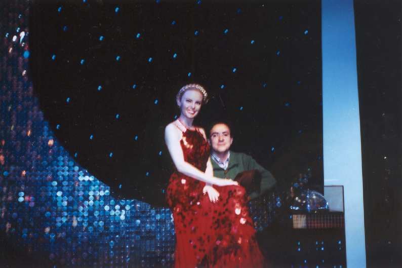 KYLIE MINOGUE EN MUSEO DE CERA CON MI AMIGO ANDONI