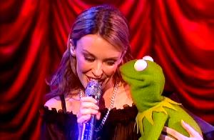KYLIE MINOGUE Y KERMIT THE FROG