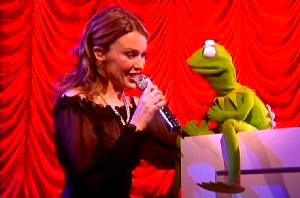 KYLIE MINOGUE Y KERMIT THE FROG