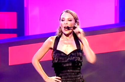 KYLIE MINOGUE RESPONDE