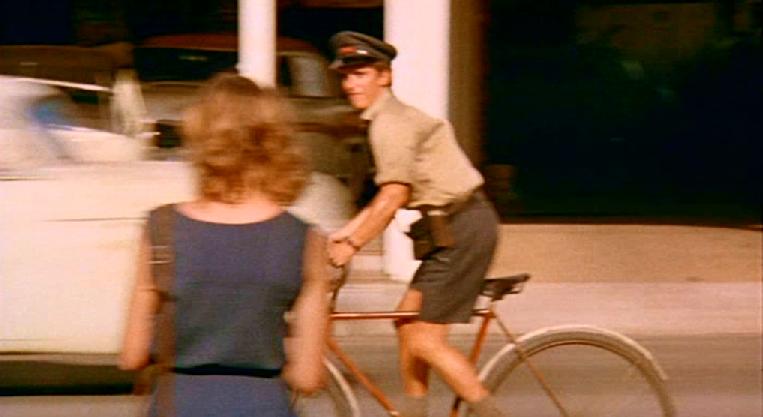 THE DELINQUENTS. CHARLIE SCHLATTER EN EL PAPEL DE BROWNIE Y KYLIE MINOGUE EN EL DE LOLA