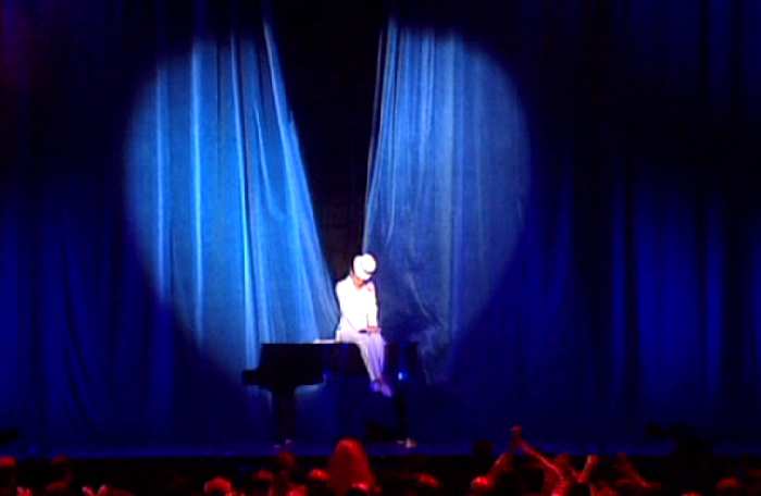 KYLIE MINOGUE 'I SHOULD BE SO LUCKY' LIVE IN SIDNEY