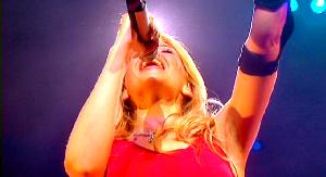 KYLIE MINOGUE BODY LANGUGE