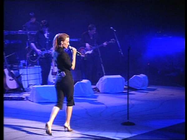 KYLIE MINOGUE 'BREATH'LIVE IN SIDNEY 1998