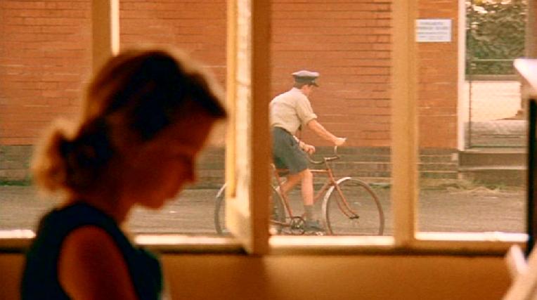 THE DELINQUENTS. CHARLIE SCHLATTER EN EL PAPEL DE BROWNIE Y KYLIE MINOGUE EN EL DE LOLA