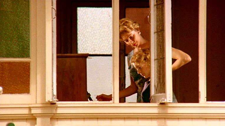 THE DELINQUENTS. CHARLIE SCHLATTER EN EL PAPEL DE BROWNIE Y KYLIE MINOGUE EN EL DE LOLA