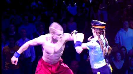 KYLIE MINOGUE 'CONFIDE IN ME' FROM LIVE IN MANCHESTER 2002