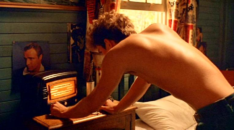 THE DELINQUENTS. CHARLIE SCHLATTER EN EL PAPEL DE BROWNIE Y KYLIE MINOGUE EN EL DE LOLA