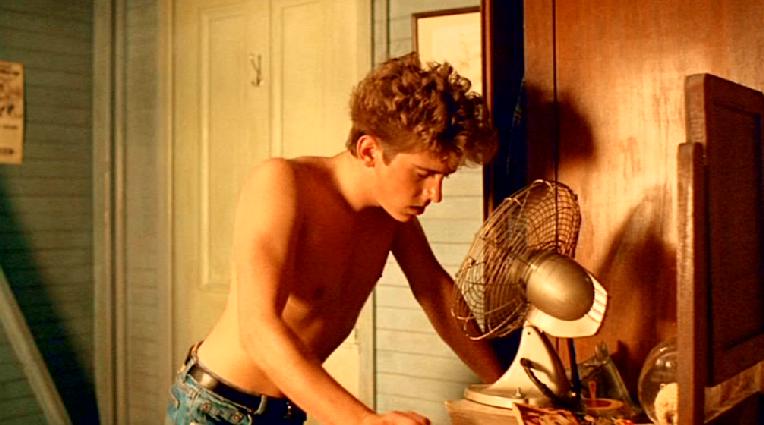 THE DELINQUENTS. CHARLIE SCHLATTER EN EL PAPEL DE BROWNIE Y KYLIE MINOGUE EN EL DE LOLA