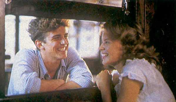 LOLA Y BROWNIE SE ENCUENTRAN EN EL TREN, PERO PRONTO SERAN BRUSCAMENTE SEPARADOS