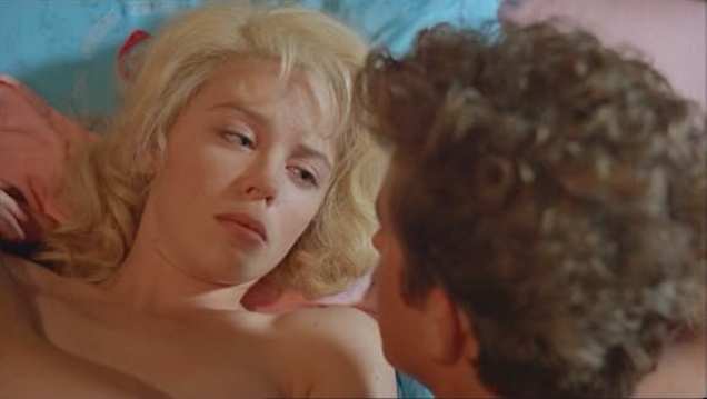 THE DELINQUENTS. CHARLIE SCHLATTER EN EL PAPEL DE BROWNIE Y KYLIE MINOGUE EN EL DE LOLA