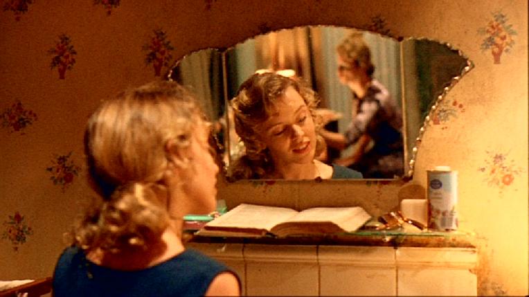 THE DELINQUENTS. CHARLIE SCHLATTER EN EL PAPEL DE BROWNIE Y KYLIE MINOGUE EN EL DE LOLA