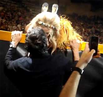 KYLIE MINOGUE. APHRODITE. LES FOLIES