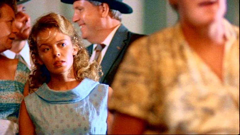 THE DELINQUENTS. CHARLIE SCHLATTER EN EL PAPEL DE BROWNIE Y KYLIE MINOGUE EN EL DE LOLA