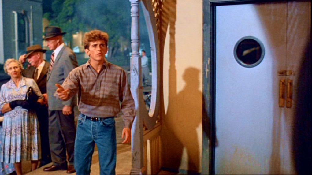 THE DELINQUENTS. CHARLIE SCHLATTER EN EL PAPEL DE BROWNIE Y KYLIE MINOGUE EN EL DE LOLA