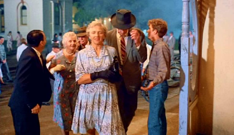 THE DELINQUENTS. CHARLIE SCHLATTER EN EL PAPEL DE BROWNIE Y KYLIE MINOGUE EN EL DE LOLA