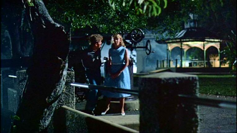 THE DELINQUENTS. CHARLIE SCHLATTER EN EL PAPEL DE BROWNIE Y KYLIE MINOGUE EN EL DE LOLA