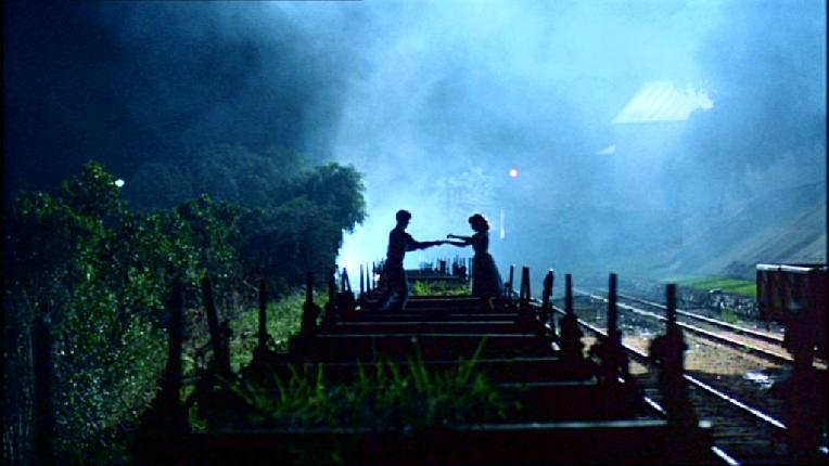 THE DELINQUENTS. CHARLIE SCHLATTER EN EL PAPEL DE BROWNIE Y KYLIE MINOGUE EN EL DE LOLA