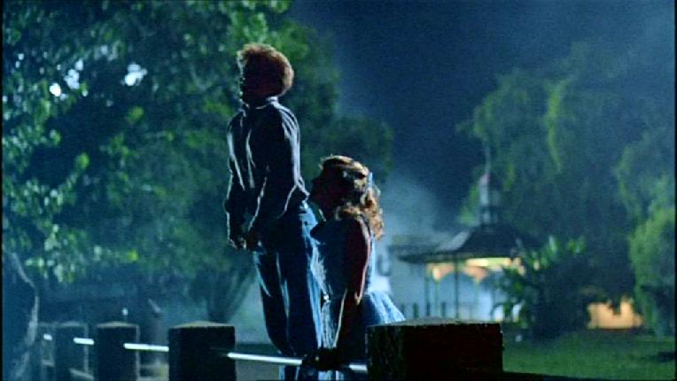 THE DELINQUENTS. CHARLIE SCHLATTER EN EL PAPEL DE BROWNIE Y KYLIE MINOGUE EN EL DE LOLA