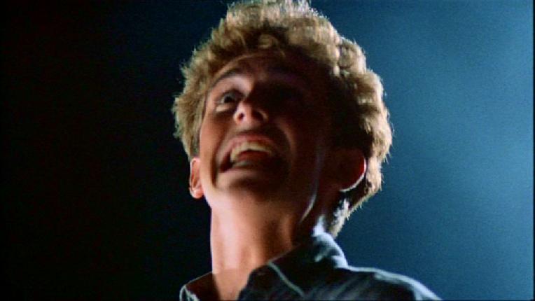 THE DELINQUENTS. CHARLIE SCHLATTER EN EL PAPEL DE BROWNIE Y KYLIE MINOGUE EN EL DE LOLA