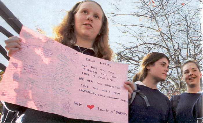 HELLO N.869 DE 2 DE JUNIO DE 2005