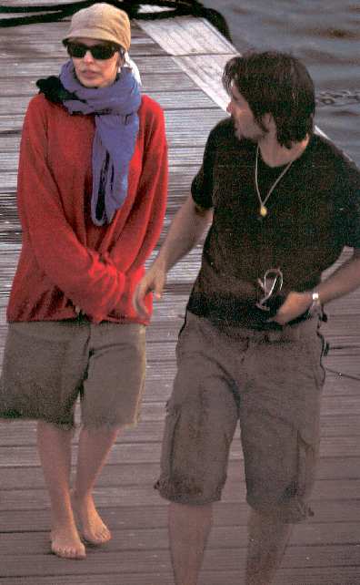 KYLIE MINOGUE EN HELLO 884