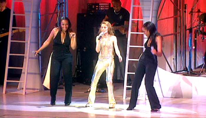 KYLIE MINOGUE 'KIDS' LIVE IN SIDNEY