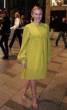 KYLIE MINOGUE EN PARIS