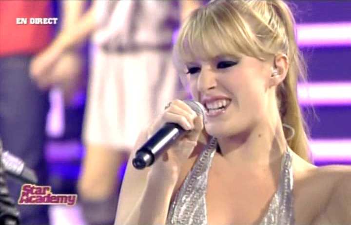 KYLIE MINOGUE. TWO HEARTS