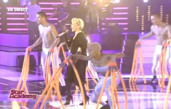 KYLIE MINOGUE. TWO HEARTS