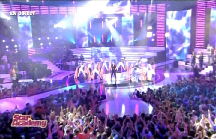 KYLIE MINOGUE. TWO HEARTS