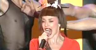 KYLIE MINOGUE EN MUSHROOM 25 LIVE IN 1998