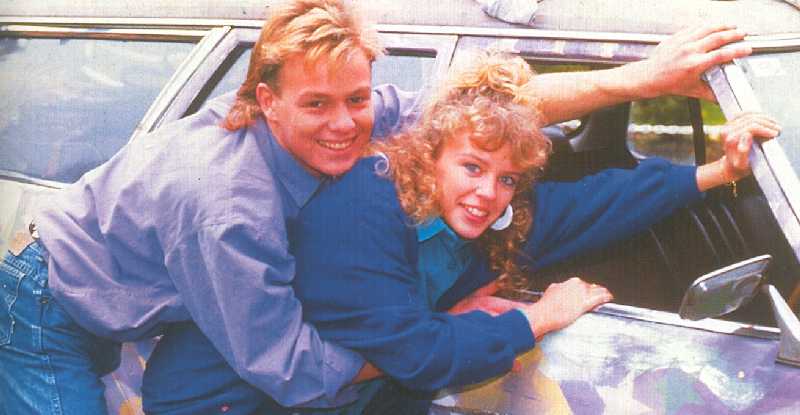 JASON DONOVAN Y KYLIE MINOGUE EN LA SERIE 'NEIGHBOURS'