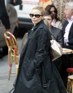 KYLIE MINOGUE EN PARIS