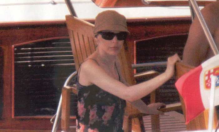 KYLIE MINOGUE EN LA REVISTA OK 486