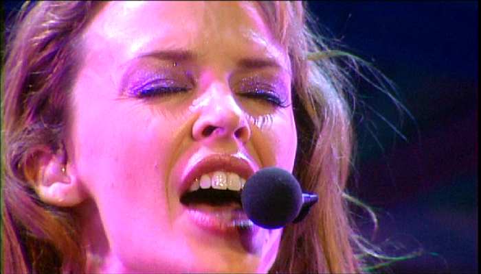 KYLIE MINOGUE 'SHOCKED' LIVE IN SIDNEY