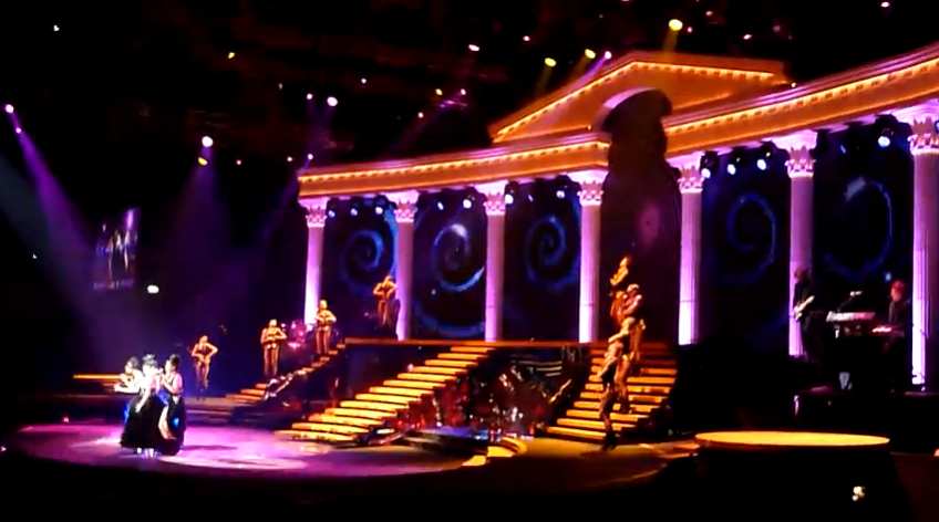 KYLIE MINOGUE. APHRODITE. LES FOLIES