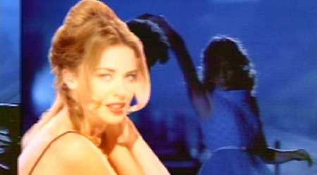 THE DELINQUENTS. CHARLIE SCHLATTER EN EL PAPEL DE BROWNIE Y KYLIE MINOGUE EN EL DE LOLA