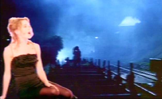 THE DELINQUENTS. CHARLIE SCHLATTER EN EL PAPEL DE BROWNIE Y KYLIE MINOGUE EN EL DE LOLA