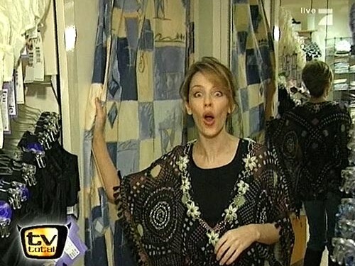KYLIE MINOGUE EN TV TOTAL