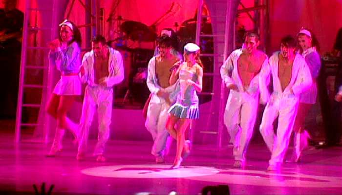 KYLIE MINOGUE 'WHAT DO I HAVE TO DO' LIVE IN SIDNEY