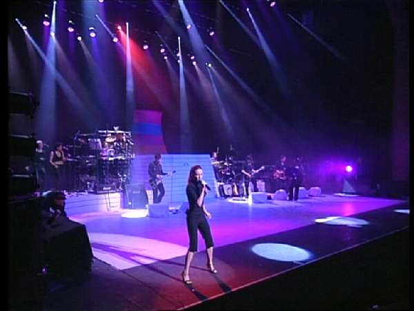 KYLIE MINOGUE 'WHAT DO I HAVE TO DO'LIVE IN SIDNEY 1998